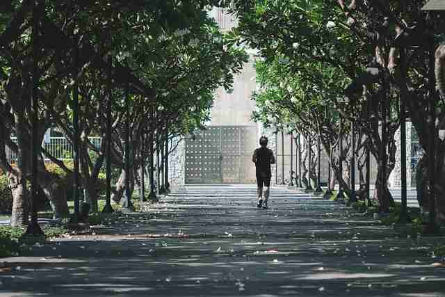 吃瓜51弹窗乱象:一小时 200 条推送谁在背后操盘?