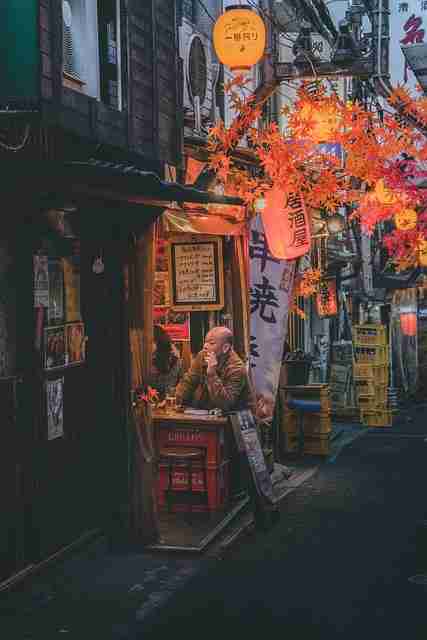 吃瓜51夜读:午夜舆论场的情绪走向